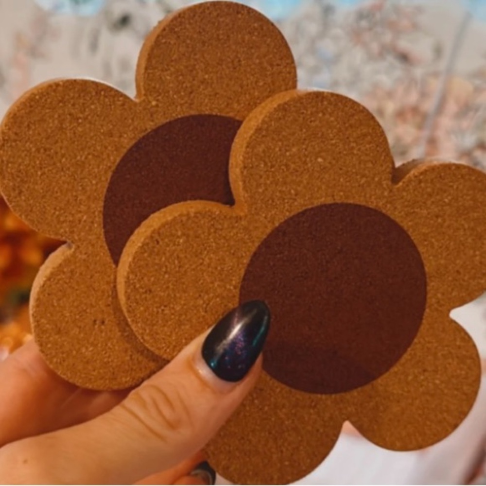 Set of 2 Flower Shaped Cork Coaster